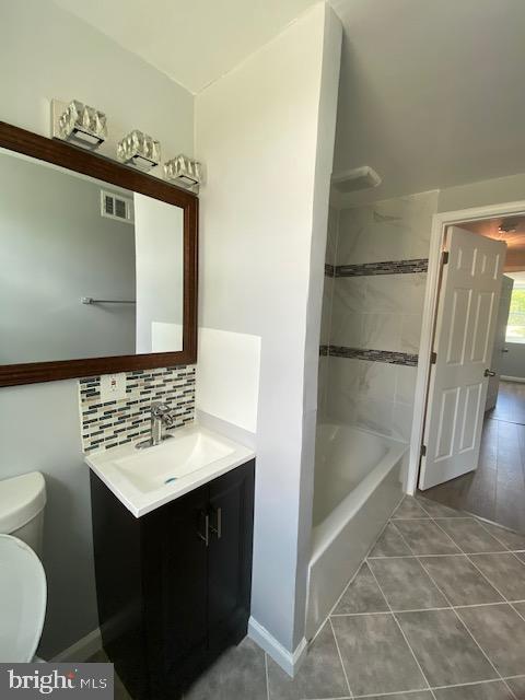 6321 Falkirk Road Baltimore, MD 21239 - Photo 13 of 34