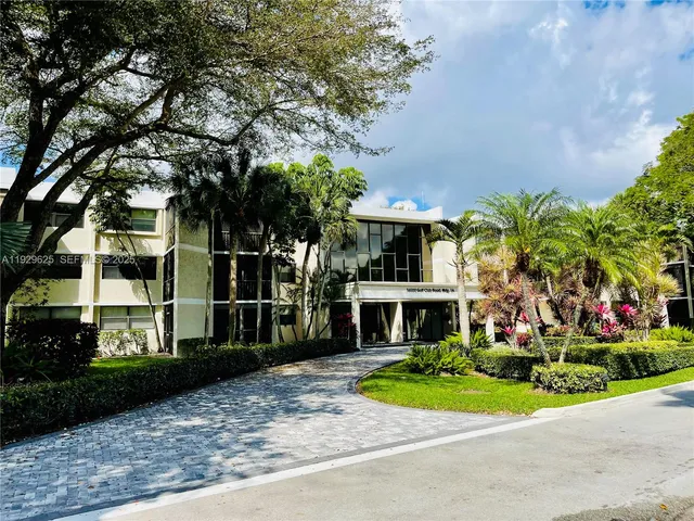 $2,500 | 16500 Golf Club Road, Unit 101, Weston, FL 33326