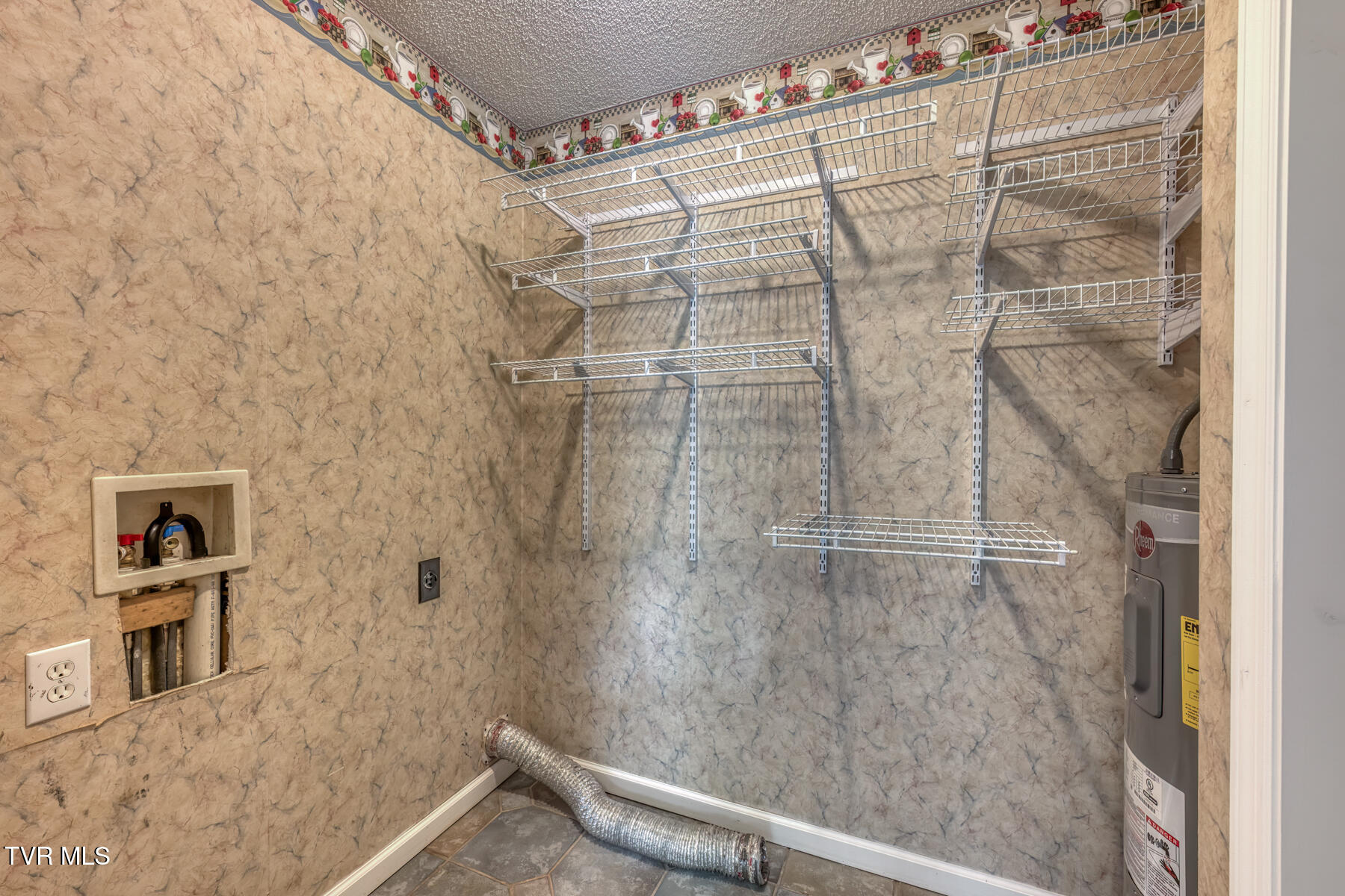 514 Piney Grove Road Hampton, TN 37658 - Photo 26 of 33 514 Piney Grove Rd-16