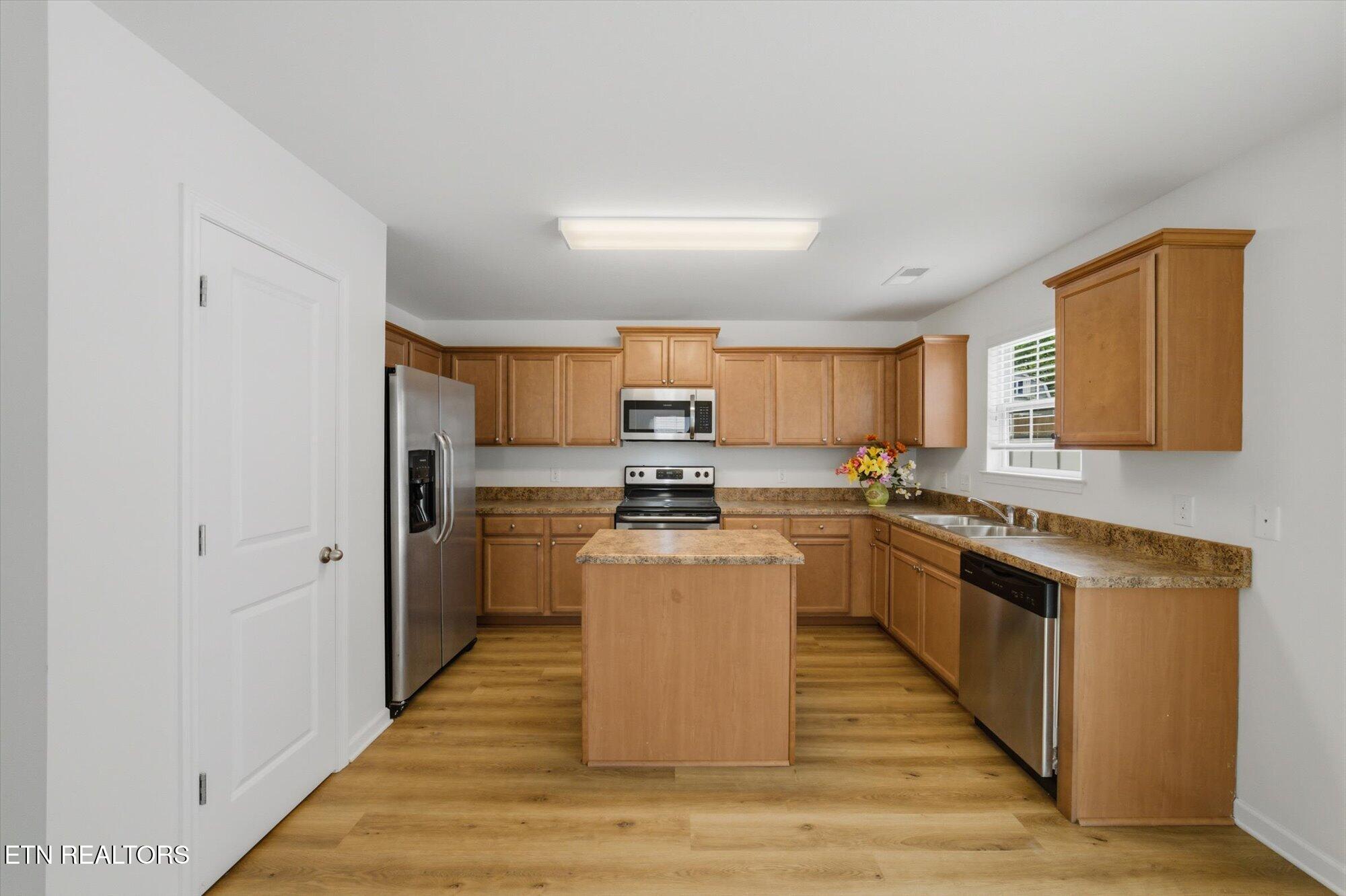 7717 Edwards Pl Boulevard Corryton, TN 37721 - Photo 12 of 33 12-7717-Edwards-Pl-Blvd-Corryton-TN-12