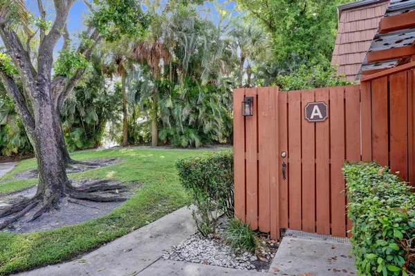 $2,999 | 9111 Southwest 20th Street, Unit A, Fort Lauderdale, FL 33324