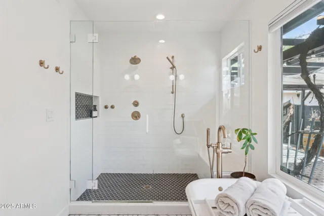 $4,000 | 2310 North 11th Street, Phoenix, AZ 85006