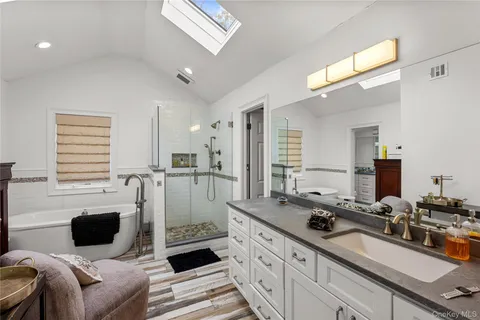 $999,999 | Undisclosed Address, Hauppauge, NY 11788