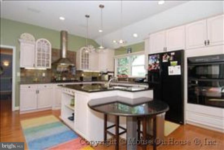 9415 Thornhill Road Silver Spring, MD 20901 - Photo 2 of 3 Kitchen