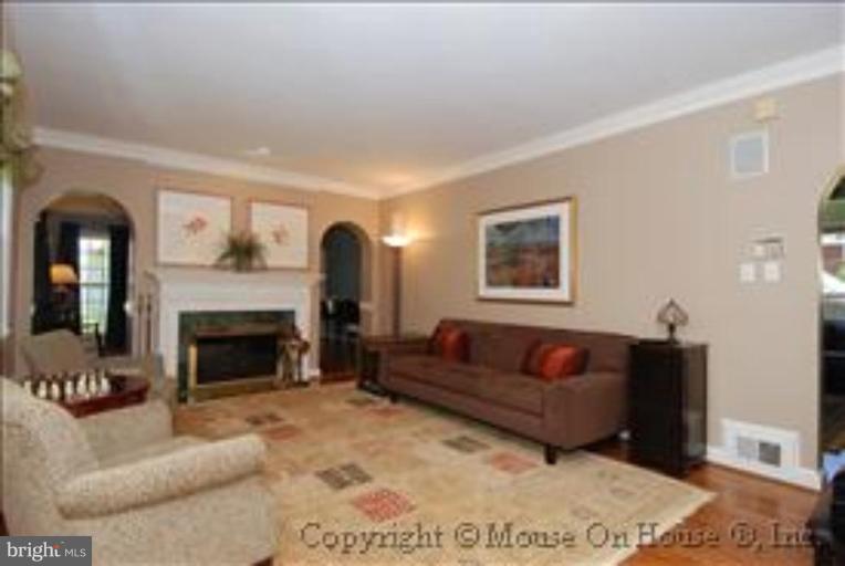 9415 Thornhill Road Silver Spring, MD 20901 - Photo 3 of 3 Living Room