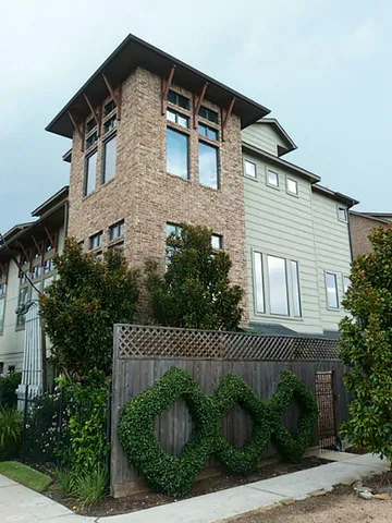 $3,200 | 1602 White Street, Houston, TX 77007
