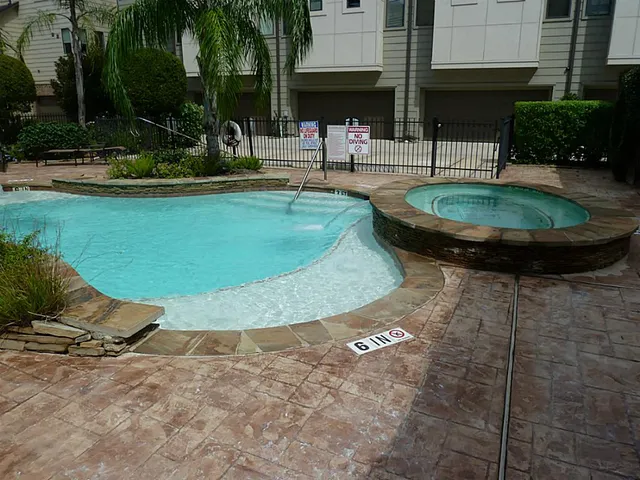 $3,200 | 1602 White Street, Houston, TX 77007