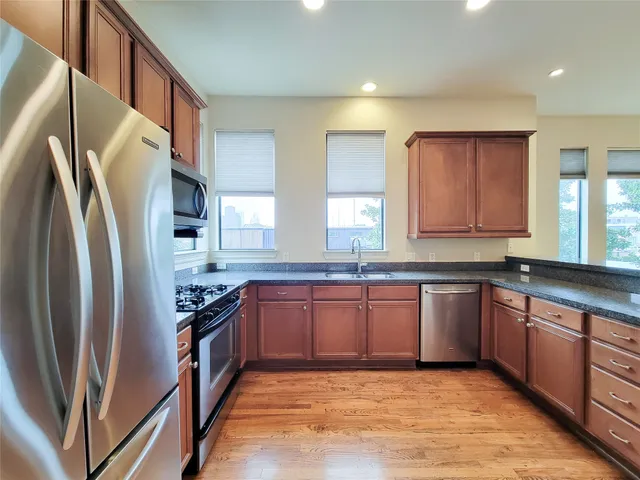 $3,200 | 1602 White Street, Houston, TX 77007