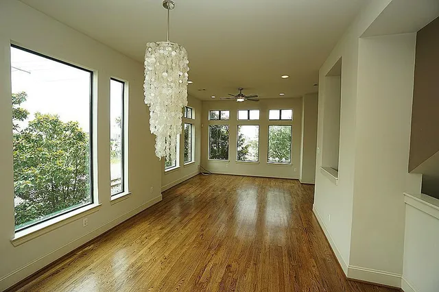 $3,200 | 1602 White Street, Houston, TX 77007