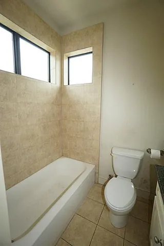 $3,200 | 1602 White Street, Houston, TX 77007