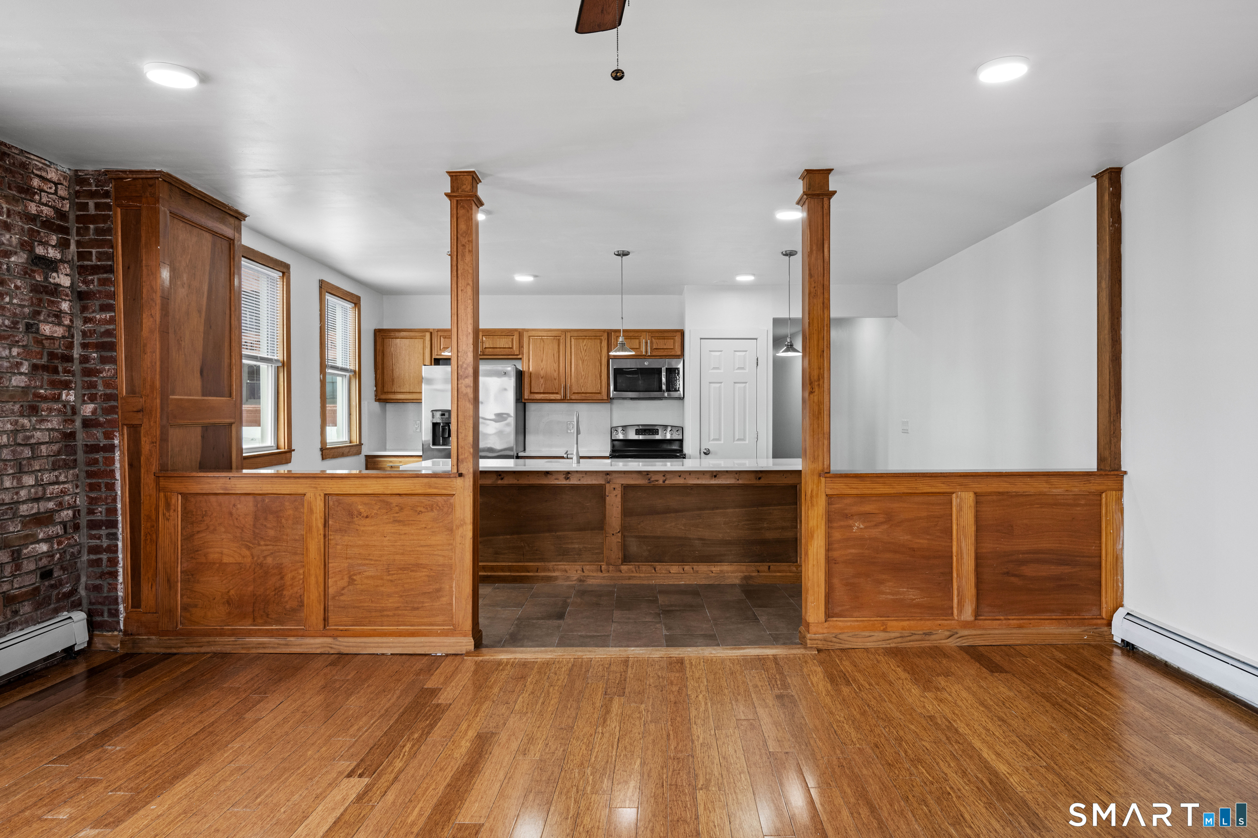 18 Bank Street New London, CT 06320 - Photo 3 of 15