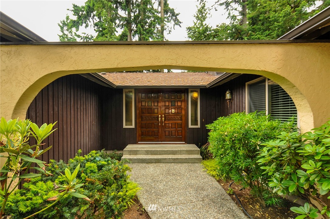 14135 148th Place Southeast Renton, WA 98059 - Photo 2 of 25 Gallery Image 2