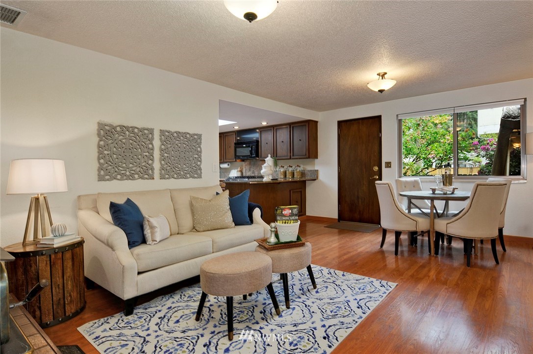14135 148th Place Southeast Renton, WA 98059 - Photo 11 of 25 Gallery Image 11