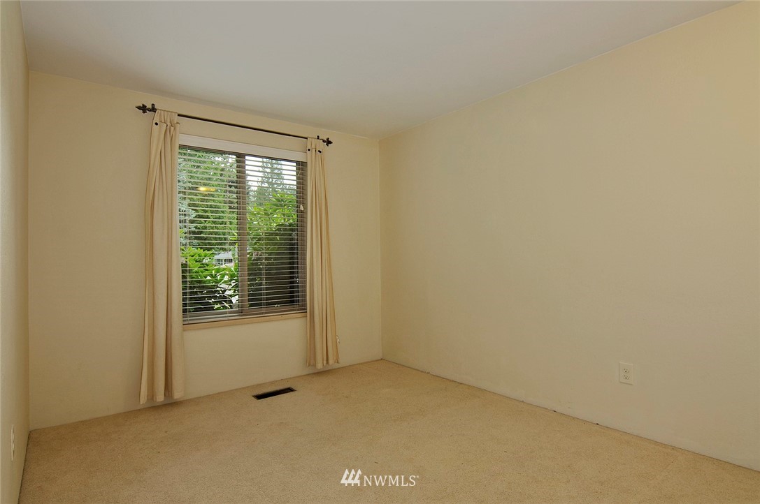 14135 148th Place Southeast Renton, WA 98059 - Photo 18 of 25 Gallery Image 18
