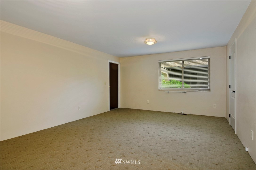 14135 148th Place Southeast Renton, WA 98059 - Photo 19 of 25 Gallery Image 19