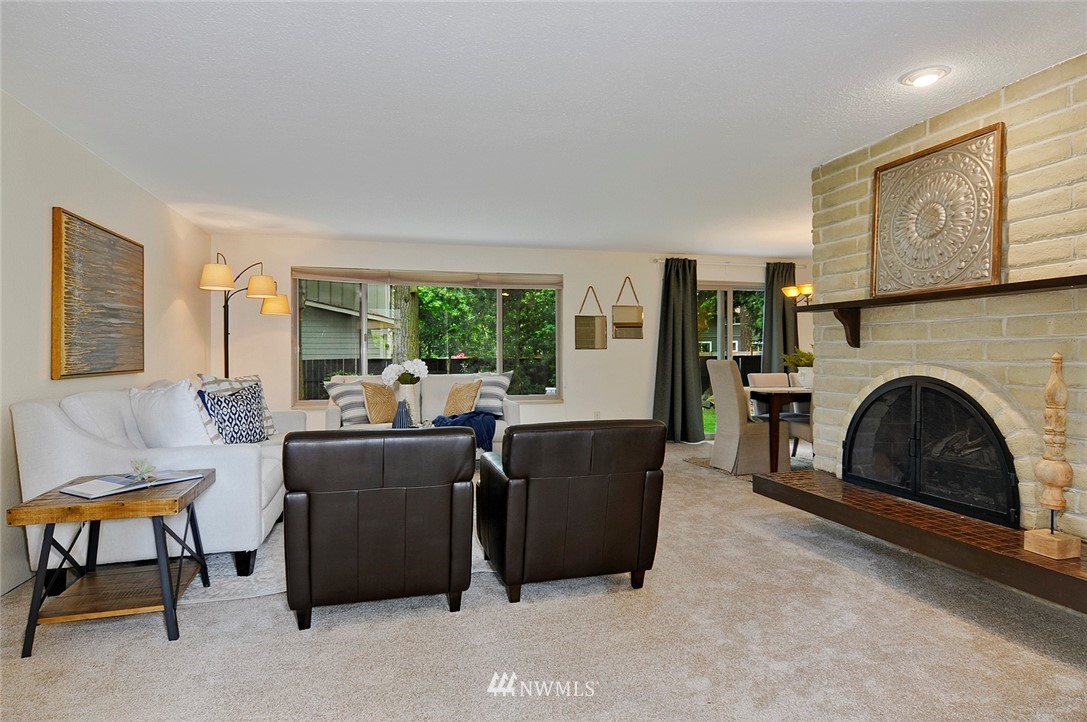 14135 148th Place Southeast Renton, WA 98059 - Photo 4 of 25 Gallery Image 4