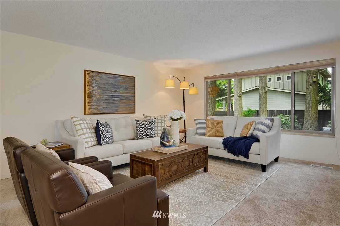 14135 148th Place Southeast Renton, WA 98059 - Photo 5 of 25 Gallery Image 5