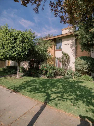 $435,000 | 14527 Plummer Street, Unit 202, Panorama City, CA 91402