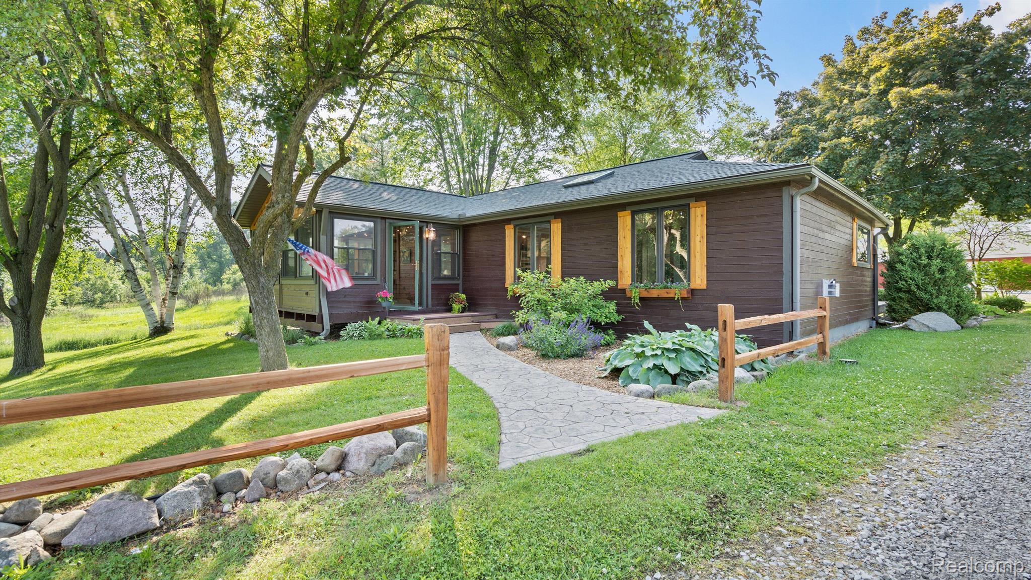 6100 West Coon Lake Road Howell, MI 48843 - Photo 2 of 48 Gallery Image 2