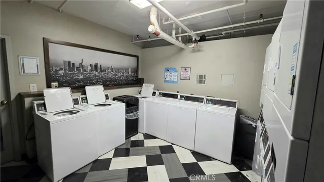 $1,985 | 3804 West Sunset Boulevard, Unit 201, Los Angeles, CA 90026