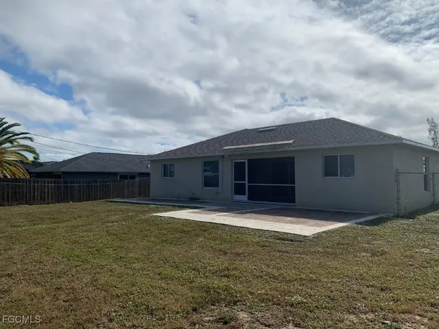 $2,050 | 703 Southwest 22nd Street, Cape Coral, FL 33991
