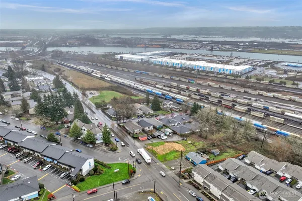 $429,500 | 833 East Marine View Drive, Everett, WA 98201