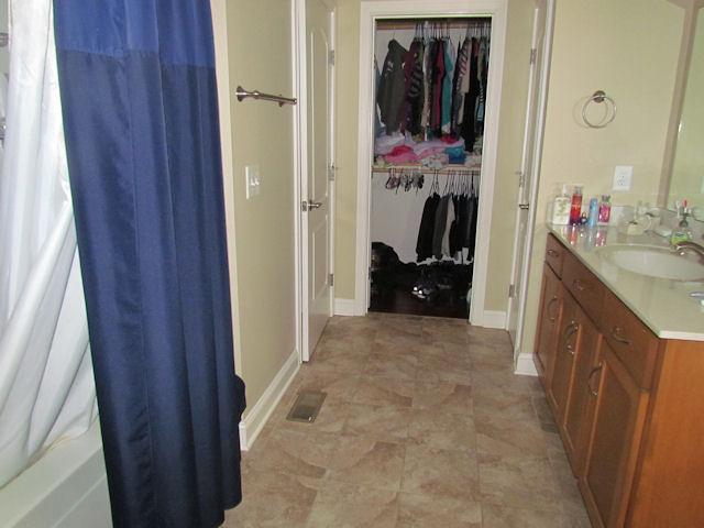 3704 Big Springs Road Lebanon, TN 37090 - Photo 6 of 20 a view of a hallway and closet
