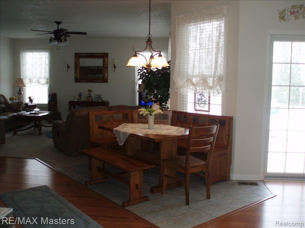 27224 Crawford Road Romulus, MI 48174 - Photo 10 of 13 038