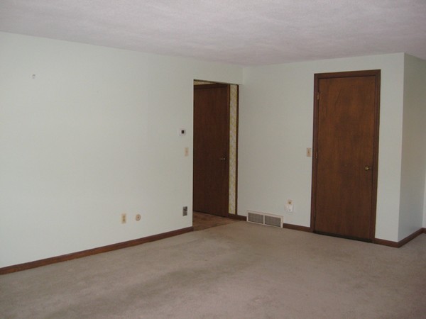657 Amostown Road West Springfield, MA 01089 - Photo 6 of 29 an empty room with closet area