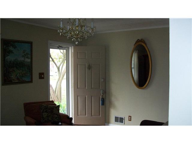 2040 Ferris Road Columbus, OH 43224 - Photo 4 of 18