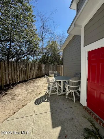 $2,300 | 1605 Shoreline Place, Wilmington, NC 28403