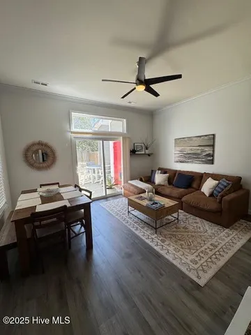 $2,300 | 1605 Shoreline Place, Wilmington, NC 28403