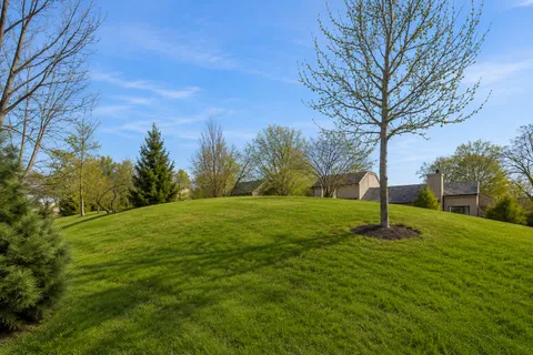 $375,000 | 83 Thornhill Lane, Unit B, Lake Barrington, IL 60010