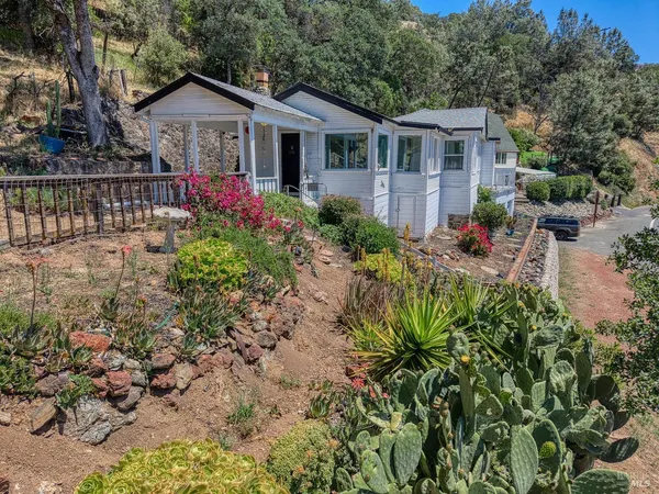 $375,000 | 12140 State Highway 20, Clearlake Oaks, CA 95423