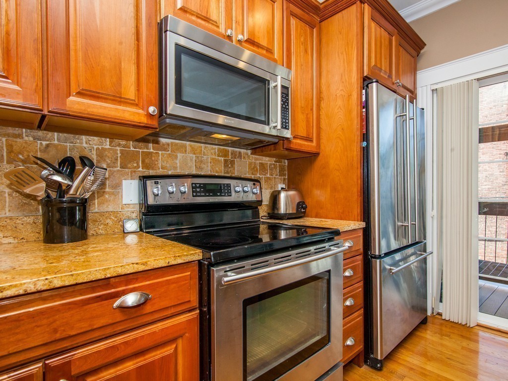 23 Hurd Road, Unit 2 Brookline, MA 02445 - Photo 5 of 23 Gallery Image 5