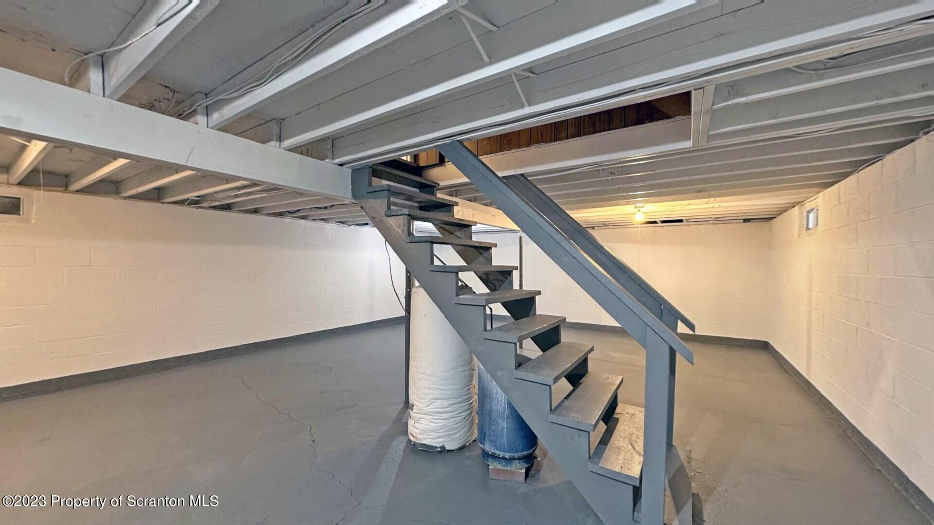 1013 Hemlock Way Newfoundland, PA 18445 - Photo 37 of 44 a view of entryway