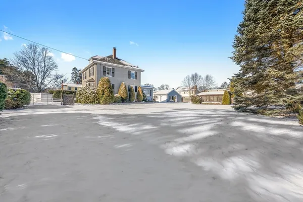 $750,000 | 14 Hull Street, Beverly, MA 01915