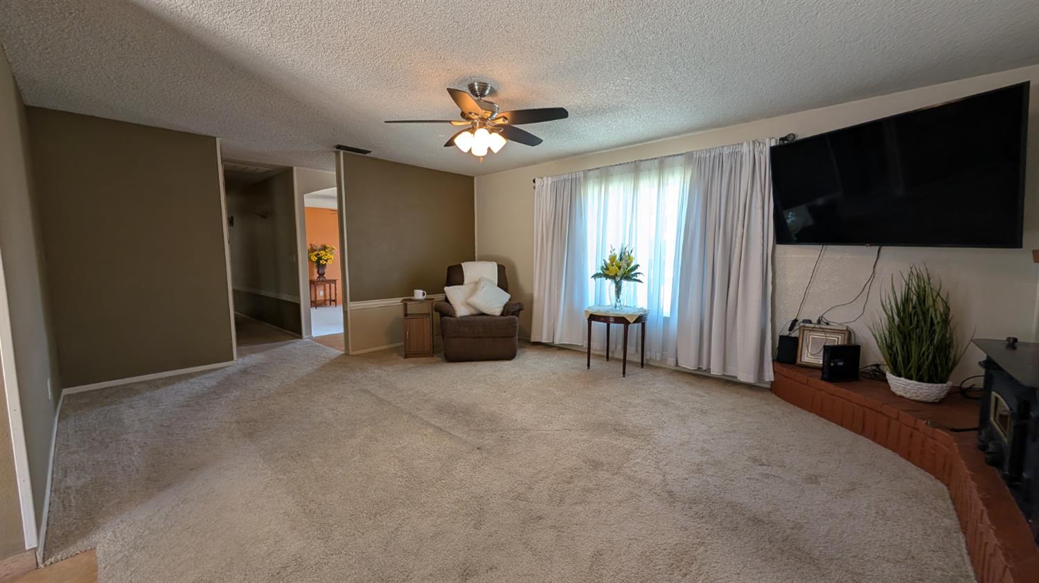 404 Fall Avenue Madera, CA 93637 - Photo 6 of 23