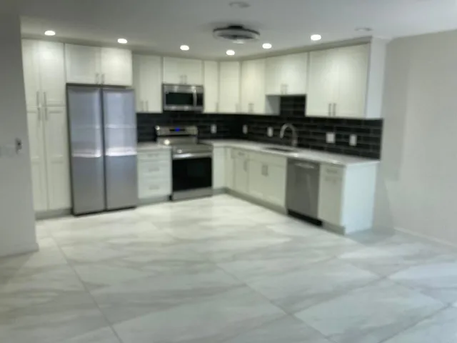 $3,050 | 4566 Cove Drive, Unit D, Carlsbad, CA 92008