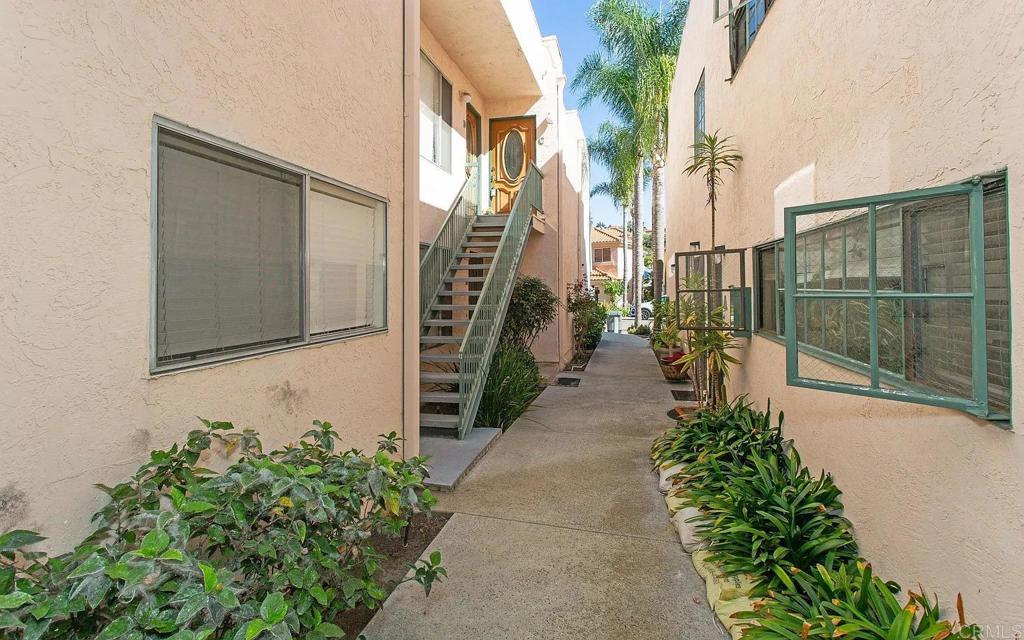 4566 Cove Drive, Unit D Carlsbad, CA 92008 - Photo 19 of 20