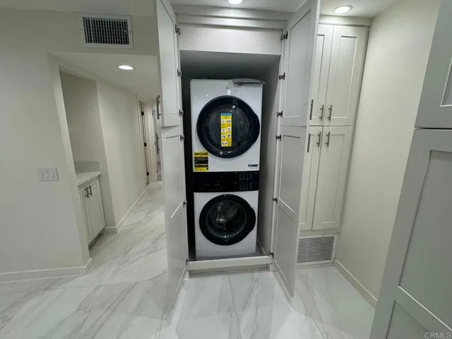 $3,050 | 4566 Cove Drive, Unit D, Carlsbad, CA 92008