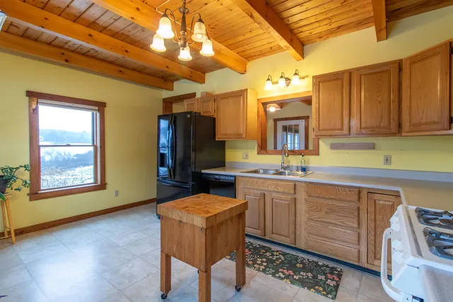 $390,000 | 199 Hardwick Farms Road, Hardwick, VT 05836