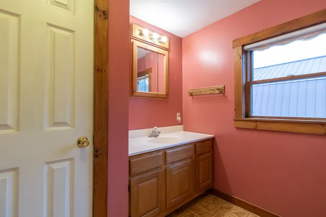 $390,000 | 199 Hardwick Farms Road, Hardwick, VT 05836