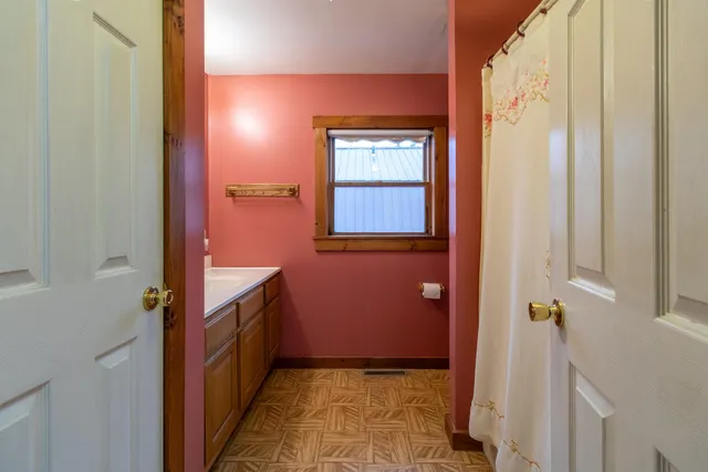 $390,000 | 199 Hardwick Farms Road, Hardwick, VT 05836