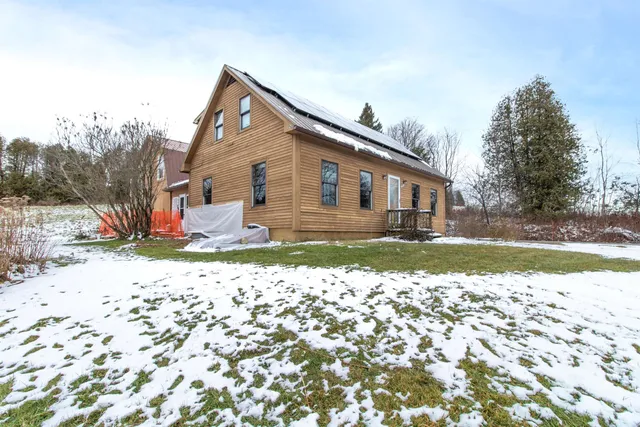 $390,000 | 199 Hardwick Farms Road, Hardwick, VT 05836