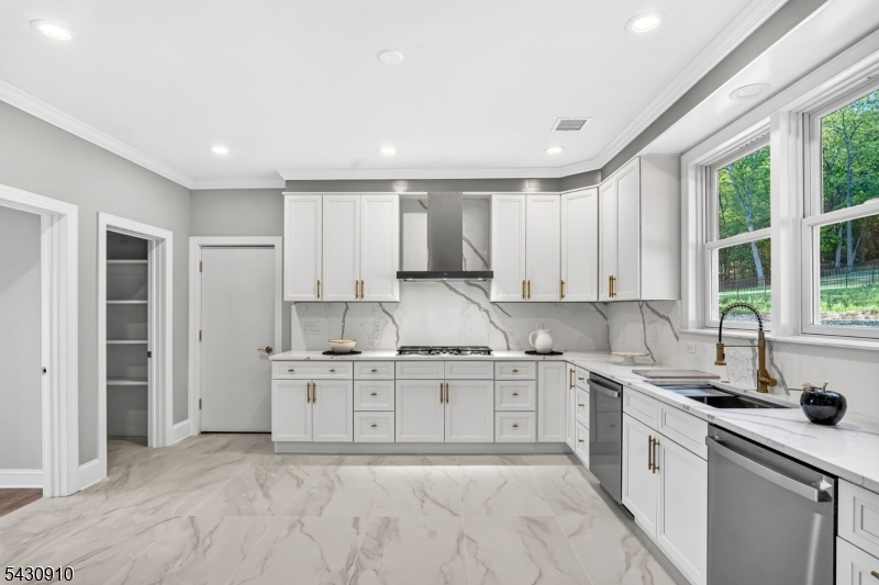 1395 Washington Valley Road Bridgewater, NJ 08807 - Photo 11 of 46