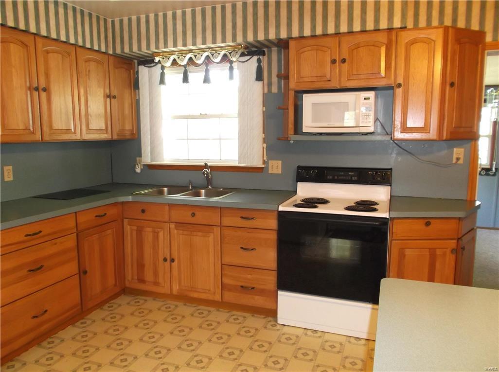318 Short Street Red Bud, IL 62278 - Photo 3 of 35 Gallery Image 3