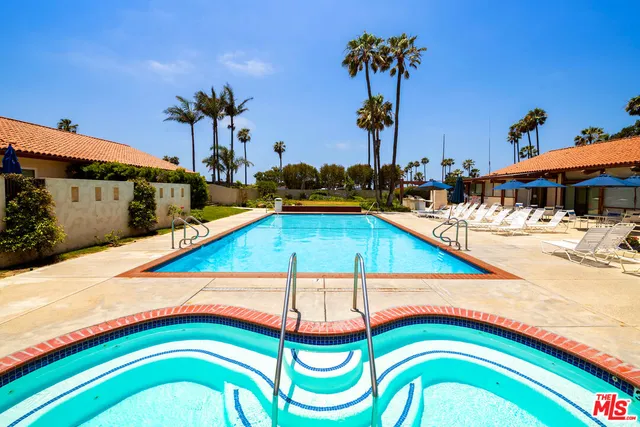 $2,395,000 | 29500 Heathercliff Road, Unit 285, Malibu, CA 90265