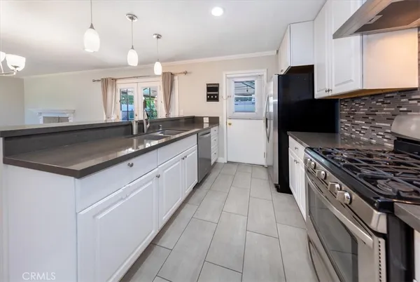 $880,000 | 23000 Lull Street, Canoga Park, CA 91304