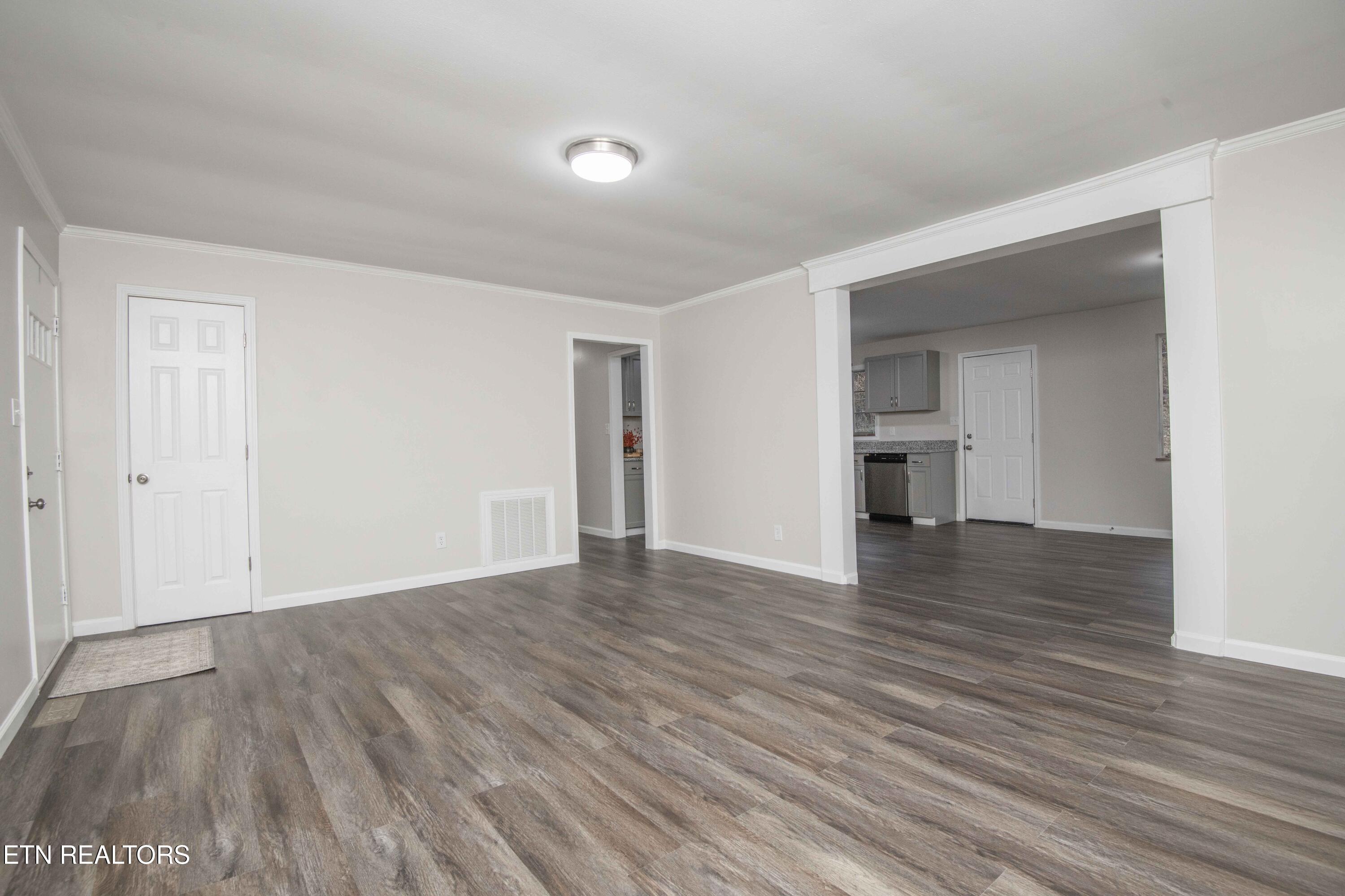 3429 Peachwood Road Knoxville, TN 37921 - Photo 7 of 25 Peachwood living rm 2